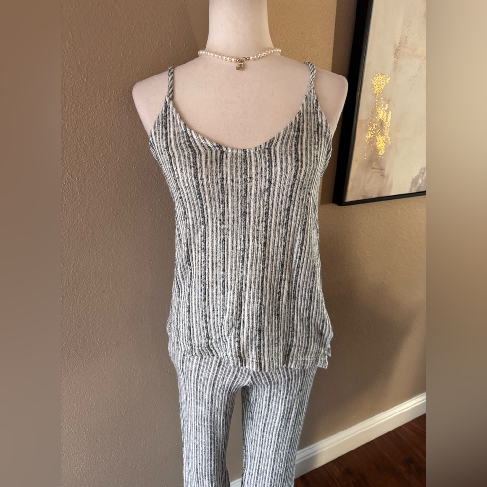 Striped Gray Set - Picture 5 of 10
